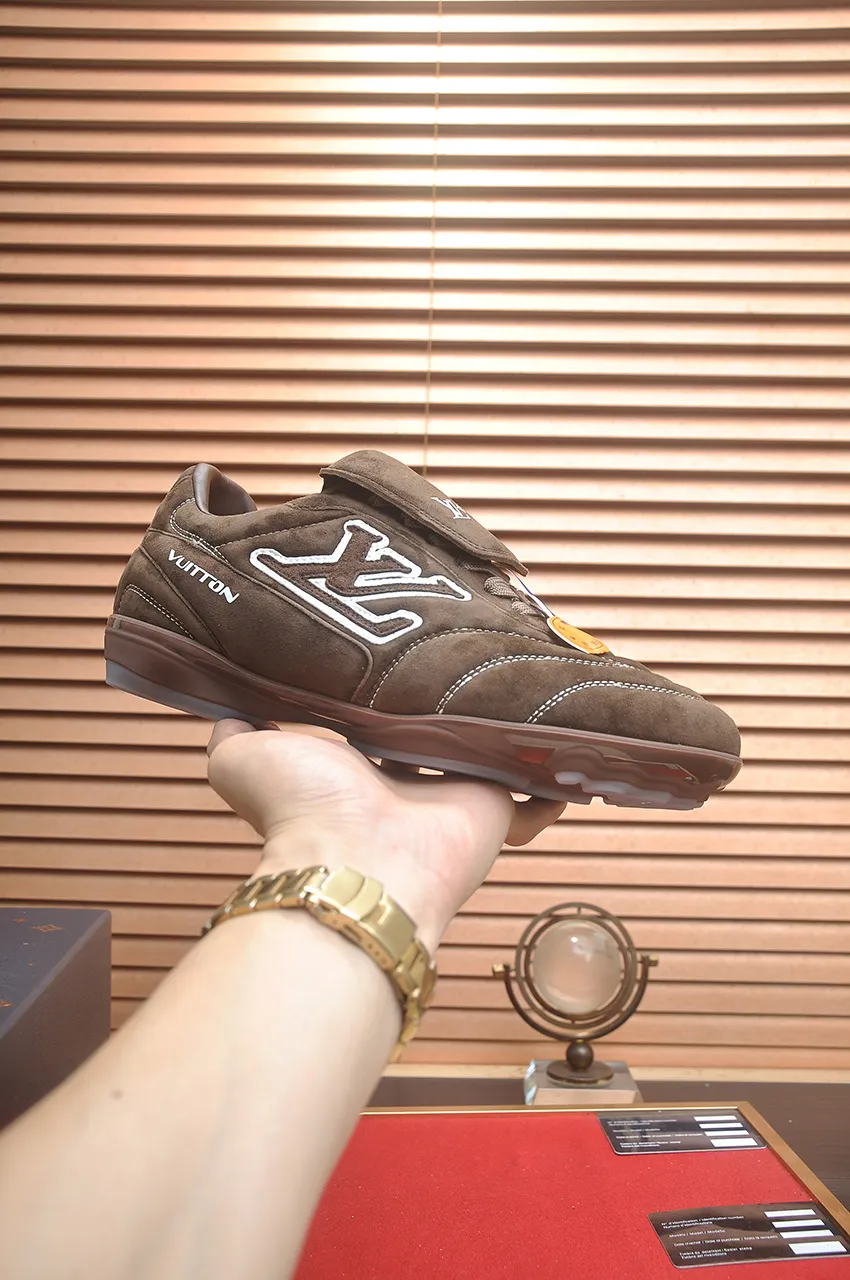 Men's shoes 💰680💶[LOUIS VUITTON] (original order) couple model 🍀LV Louis Vuitton * - top version of LV classic trendy shoes! Made of imported original cowhide, water-dyed cowhide lining, and original wear-resistant rubber outsole! High quality products! Size for women: 35-40. Men: 39-46 (45.46 customized)